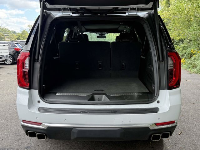 Used 2026 GMC Yukon XL Denali w/ Sun & Power Step Package AWD/4WD image 13