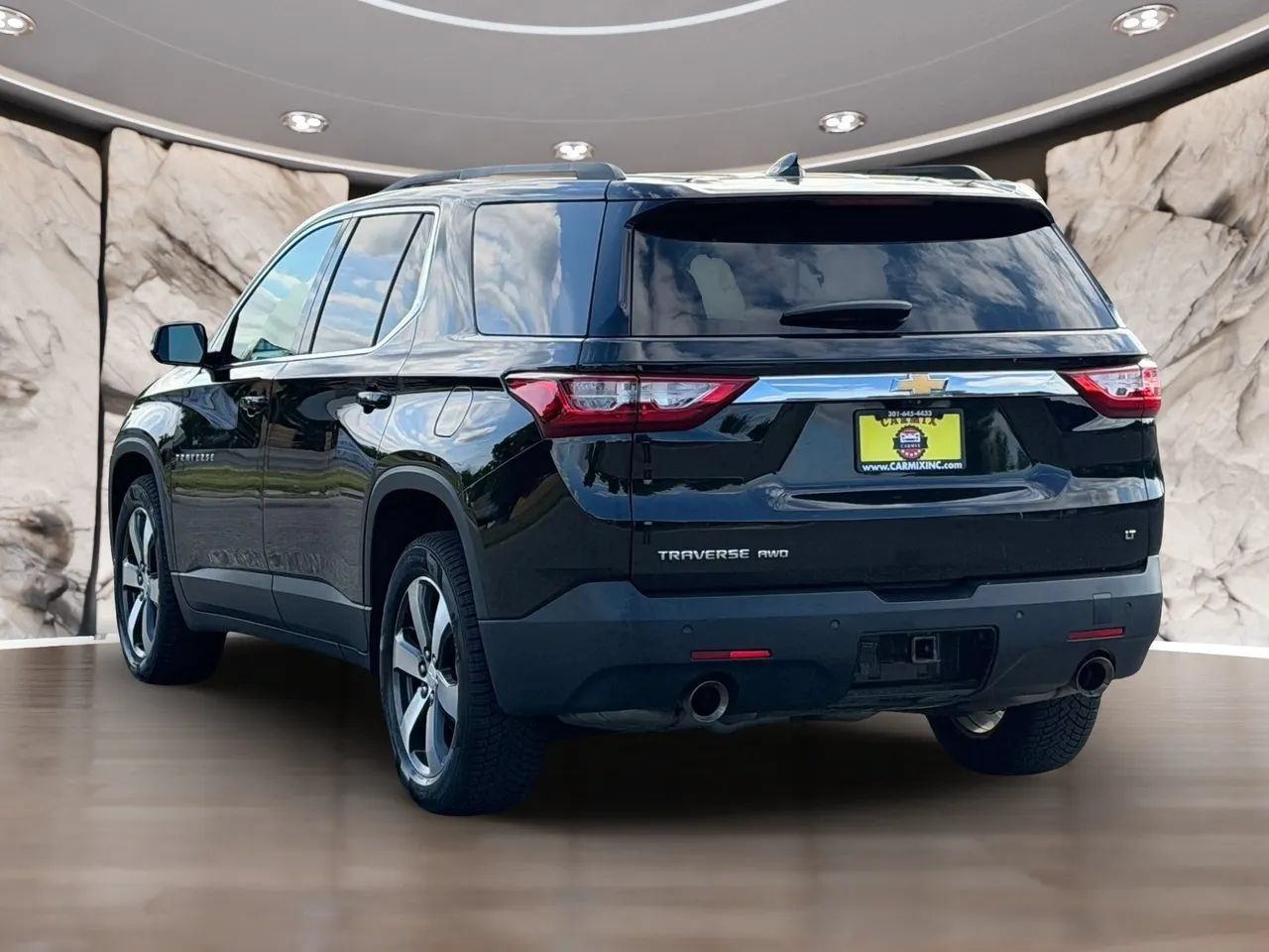 Used 2019 Chevrolet Traverse LT w/ LT Premium Package AWD/4WD image 8