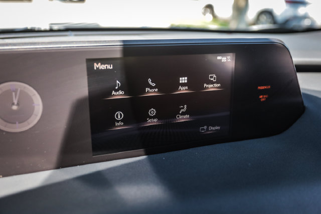 Used 2022 Lexus UX 250h w/ Accessory Package (Z1) AWD/4WD image 39