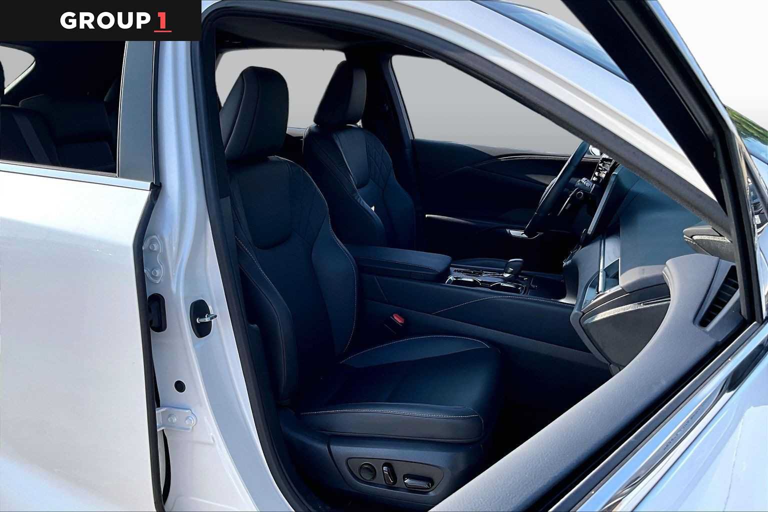Certified 2025 Lexus RX 350 Premium w/ Convenience Package FWD image 8