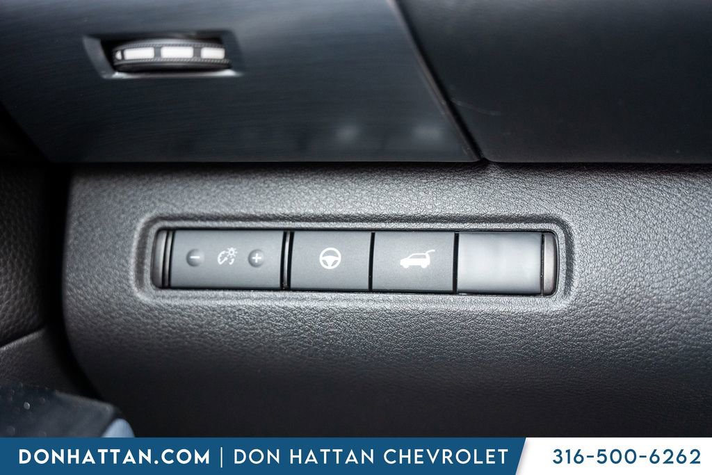 Used 2025 Nissan Pathfinder SL image 16