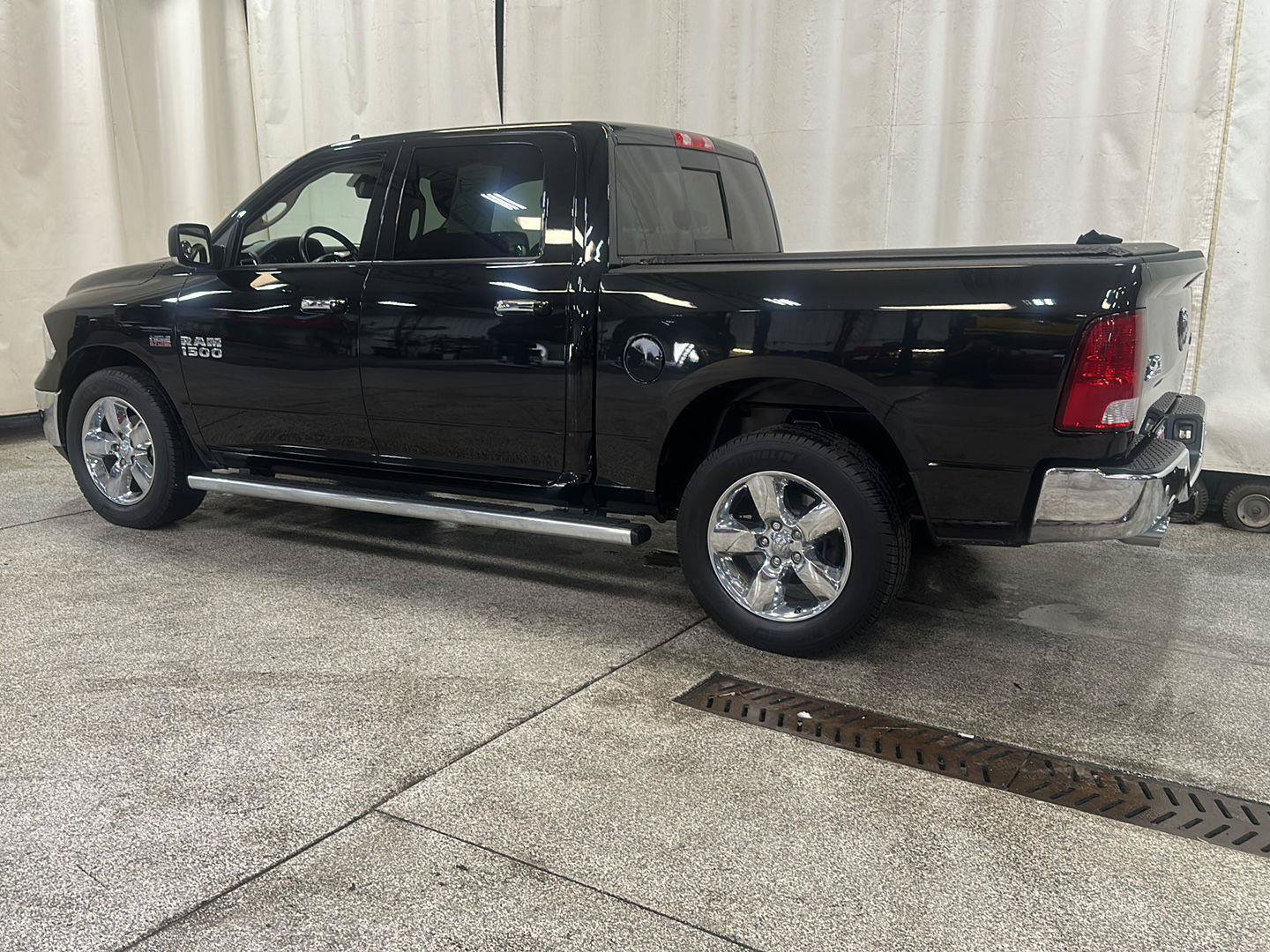 Certified 2017 RAM 1500 Big Horn AWD/4WD image 3