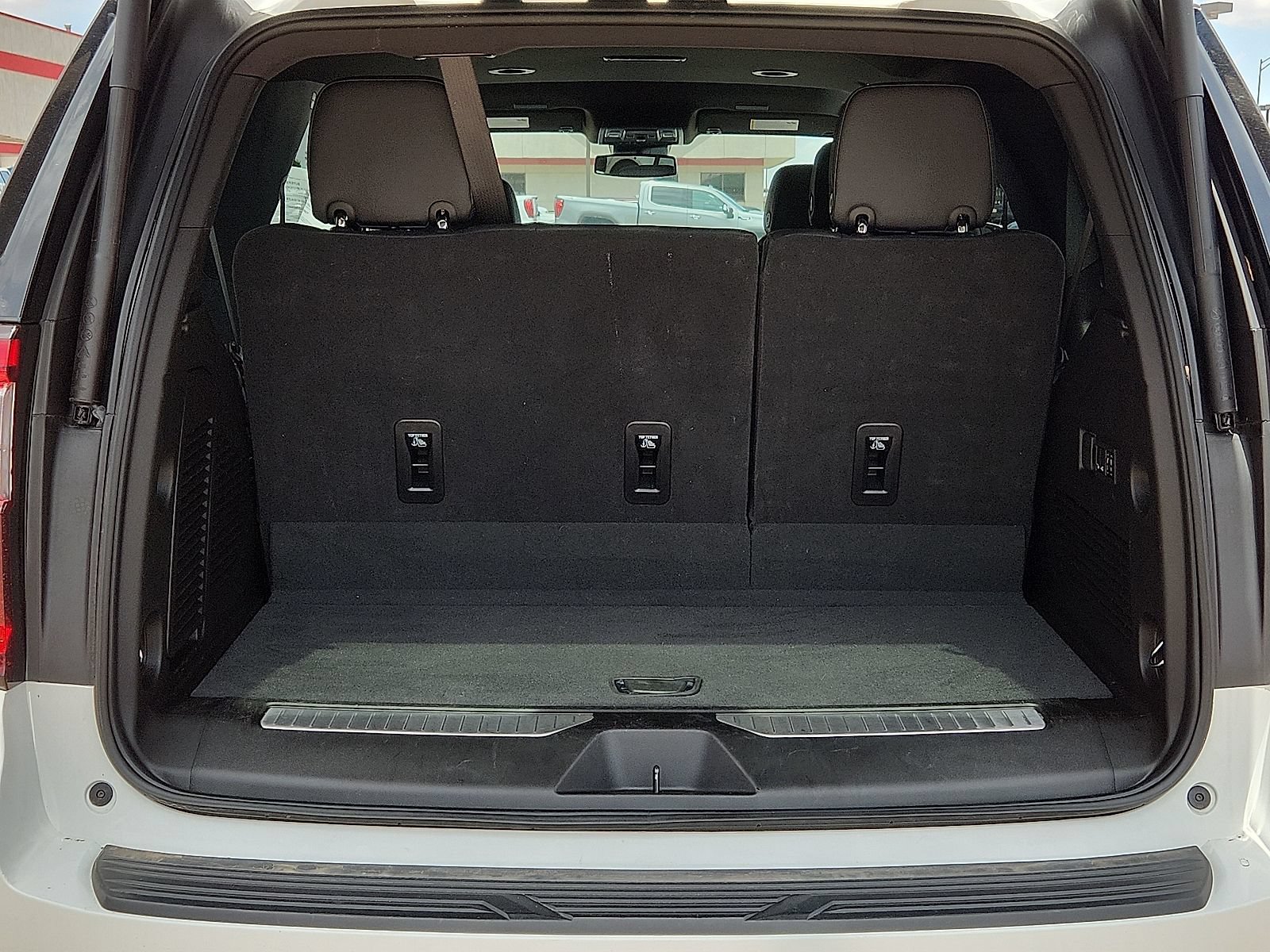 Used 2025 GMC Yukon Denali AWD/4WD image 9