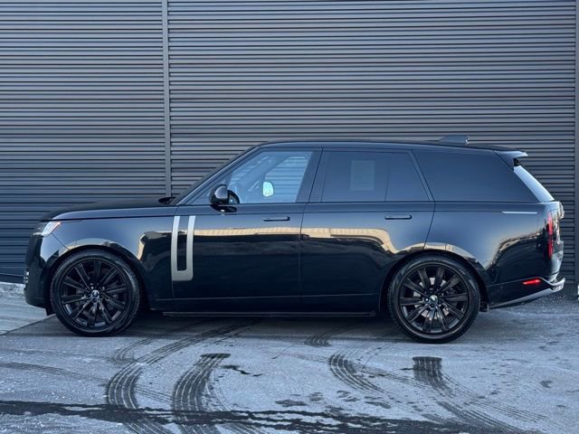 Used 2023 Land Rover Range Rover SE image 2