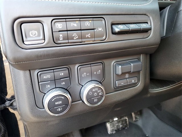 Used 2023 GMC Yukon Denali Ultimate image 9