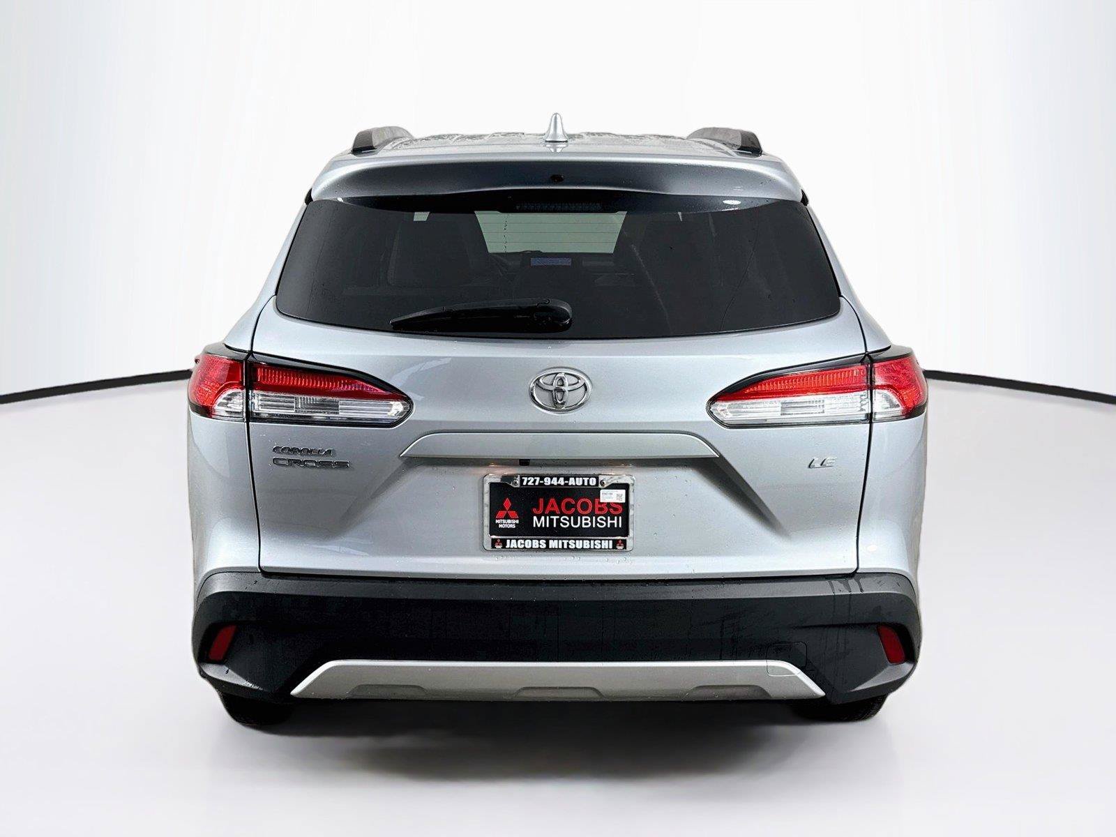 Used 2023 Toyota Corolla Cross LE FWD image 5