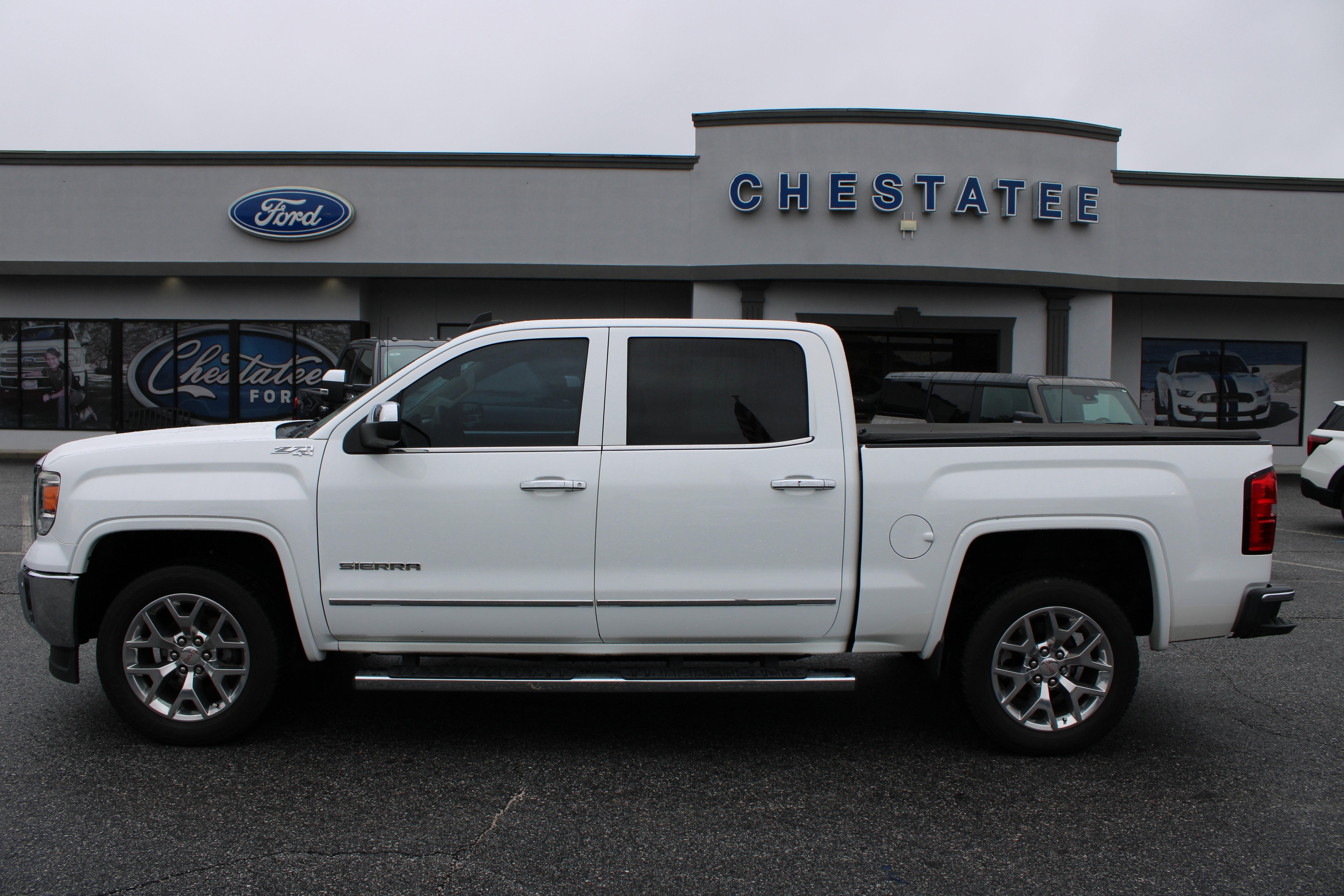 Used 2015 GMC Sierra 1500 SLT w/ SLT Crew Cab Value Package