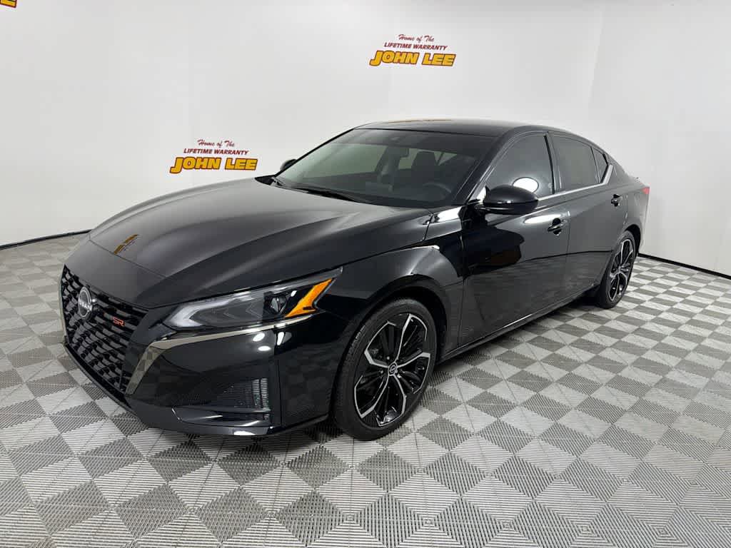 Certified 2025 Nissan Altima 2.5 SR FWD image 1