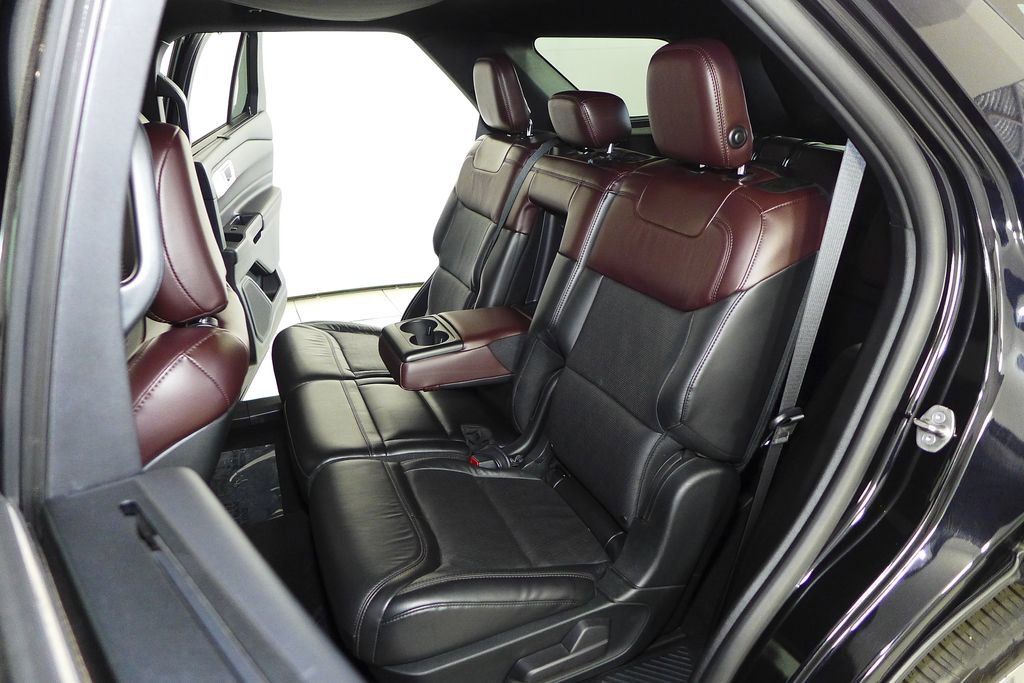 Used 2020 Ford Explorer Platinum w/ Premium Technology Package AWD/4WD image 22