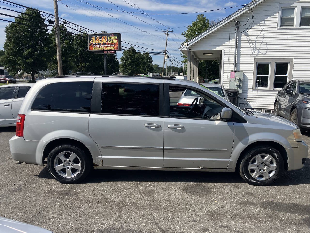 Used 2010 Dodge Grand Caravan SXT FWD image 6