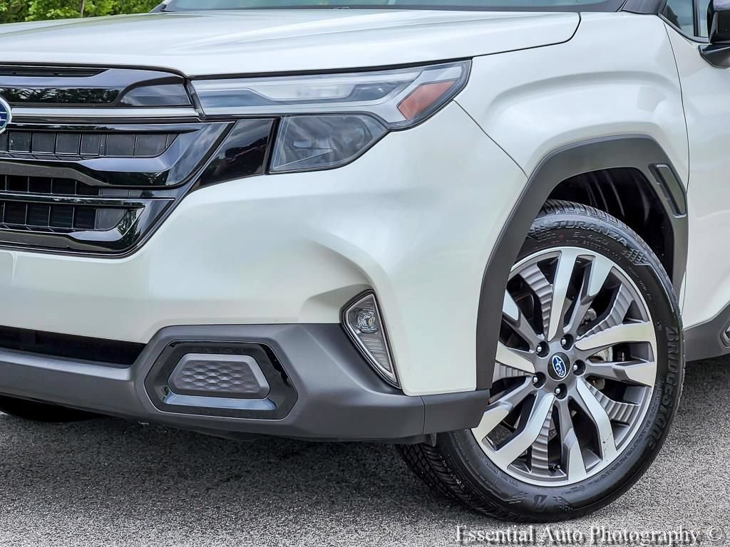 Used 2025 Subaru Forester Touring AWD/4WD image 3