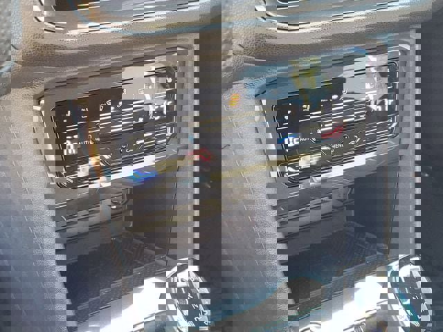 Certified 2024 Volkswagen Tiguan SEL R-Line image 28