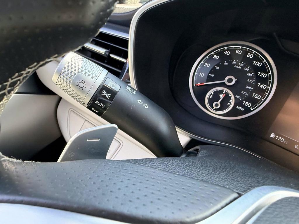 Certified 2024 Genesis G70 2.5T image 25