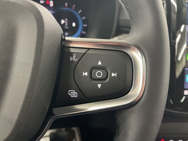 Used 2023 Volvo XC40 B5 Plus w/ Driver Assist Package image 22