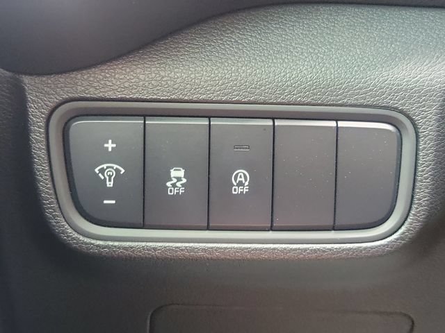 Used 2025 Kia Soul LX w/ LX Technology Package FWD image 27
