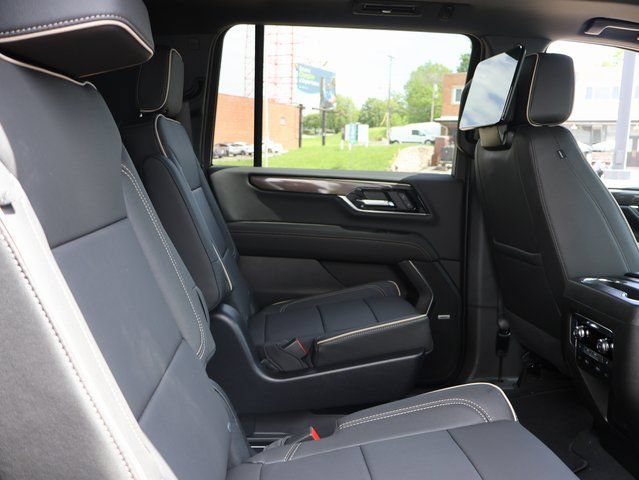 New 2026 GMC Yukon XL Elevation w/ Elevation Premium Package AWD/4WD image 12