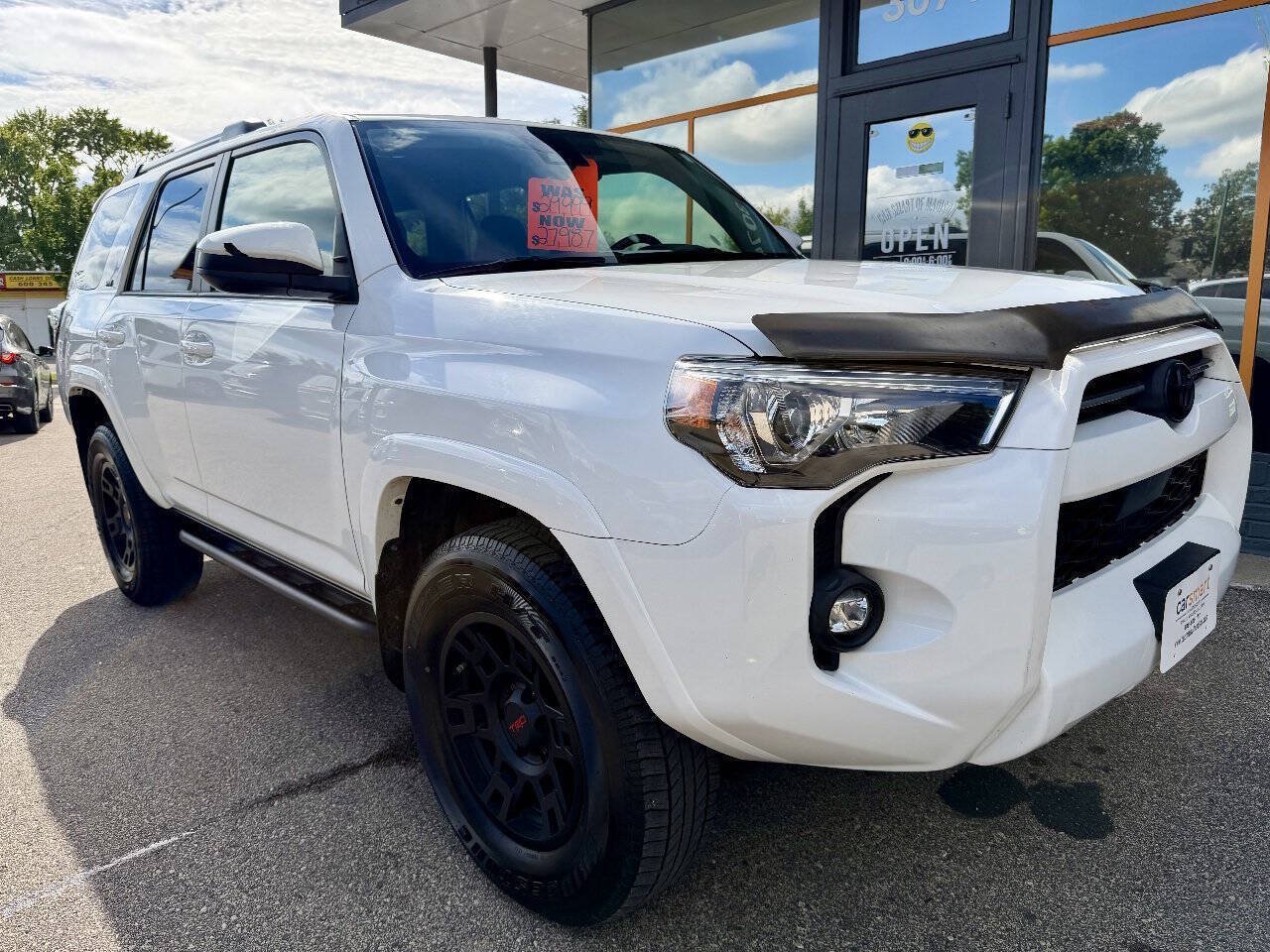 Used 2021 Toyota 4Runner SR5 AWD/4WD image 4