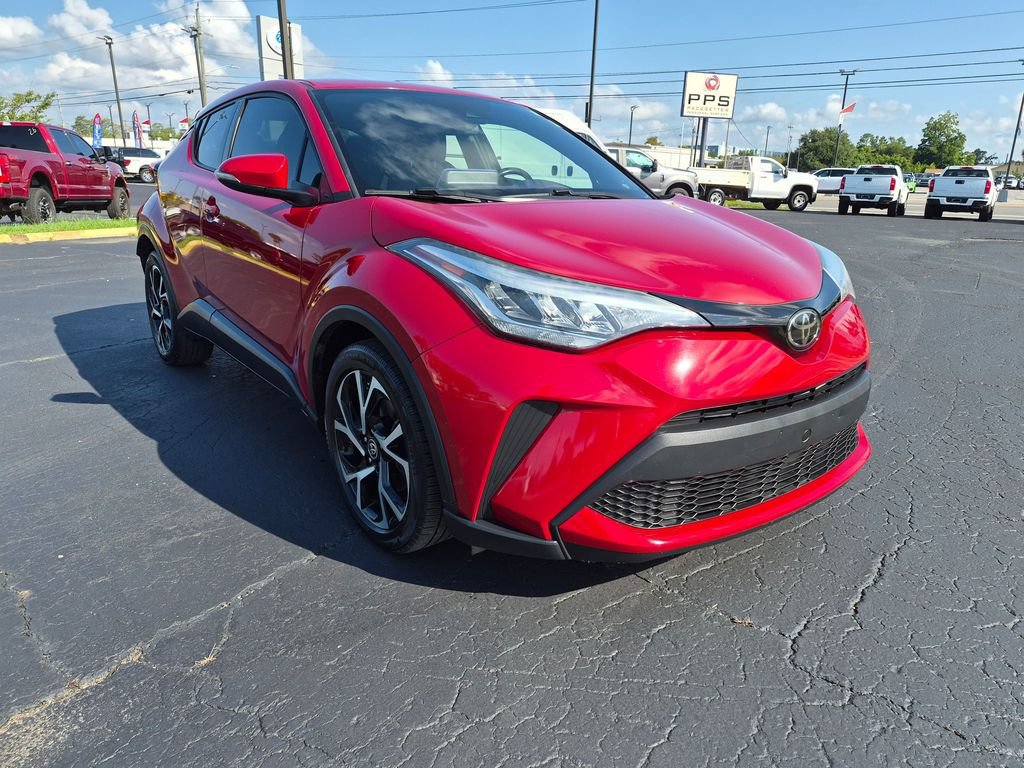 Used 2022 Toyota C-HR XLE FWD image 3
