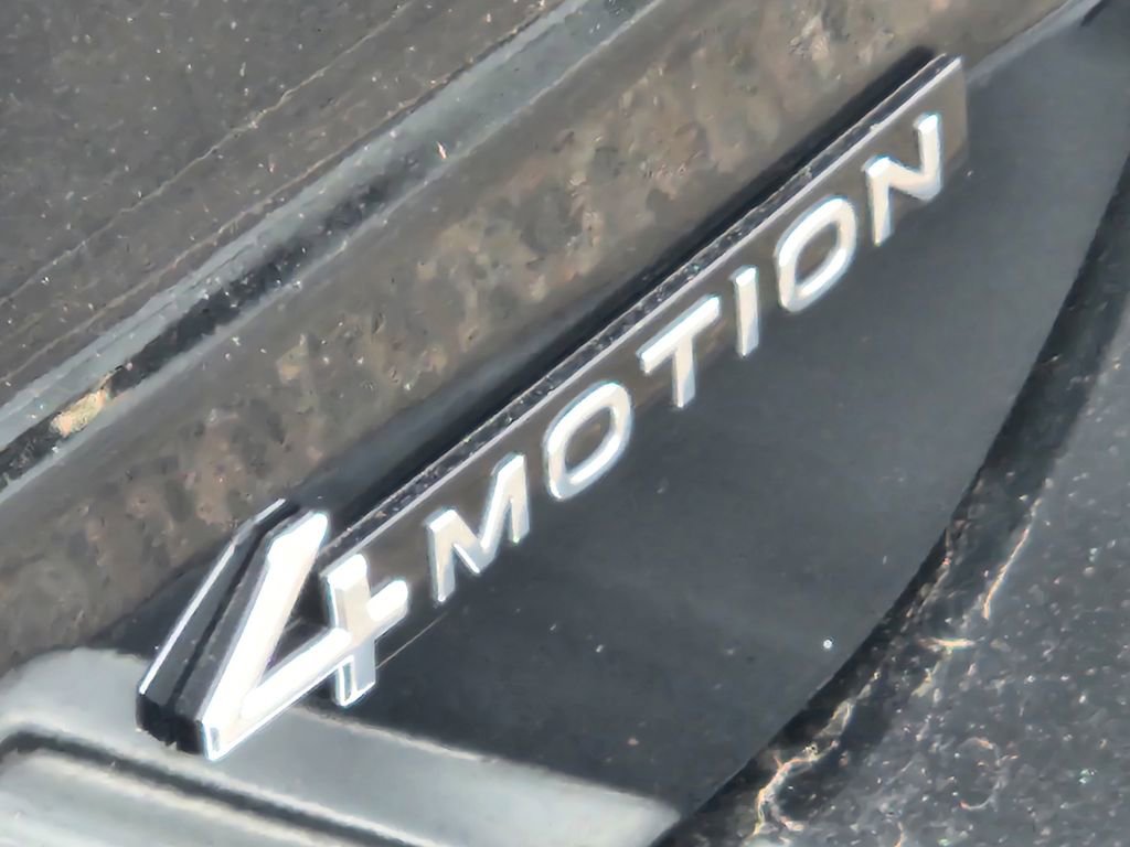 Certified 2024 Volkswagen Taos SE image 13