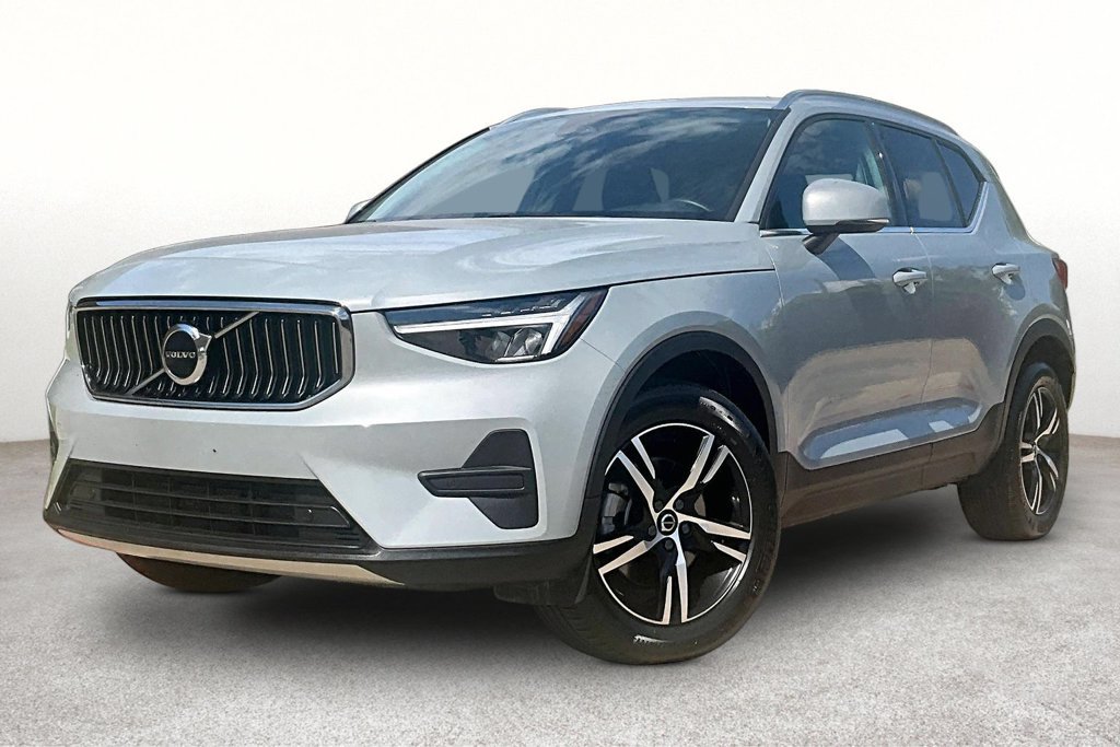 Certified 2025 Volvo XC40 B5 Core AWD/4WD image 15
