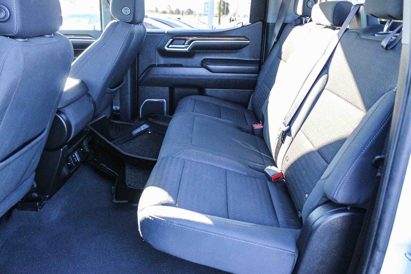 Used 2022 Chevrolet Silverado 1500 LT image 13