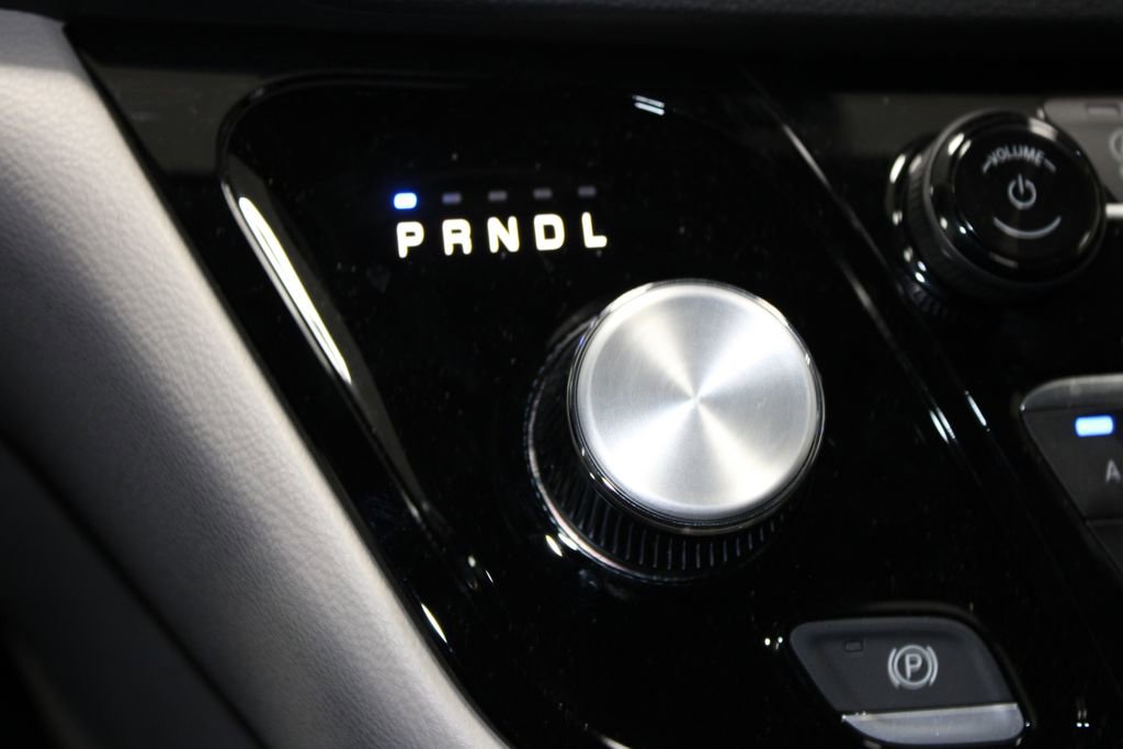 Used 2024 Chrysler Pacifica Touring-L FWD image 46
