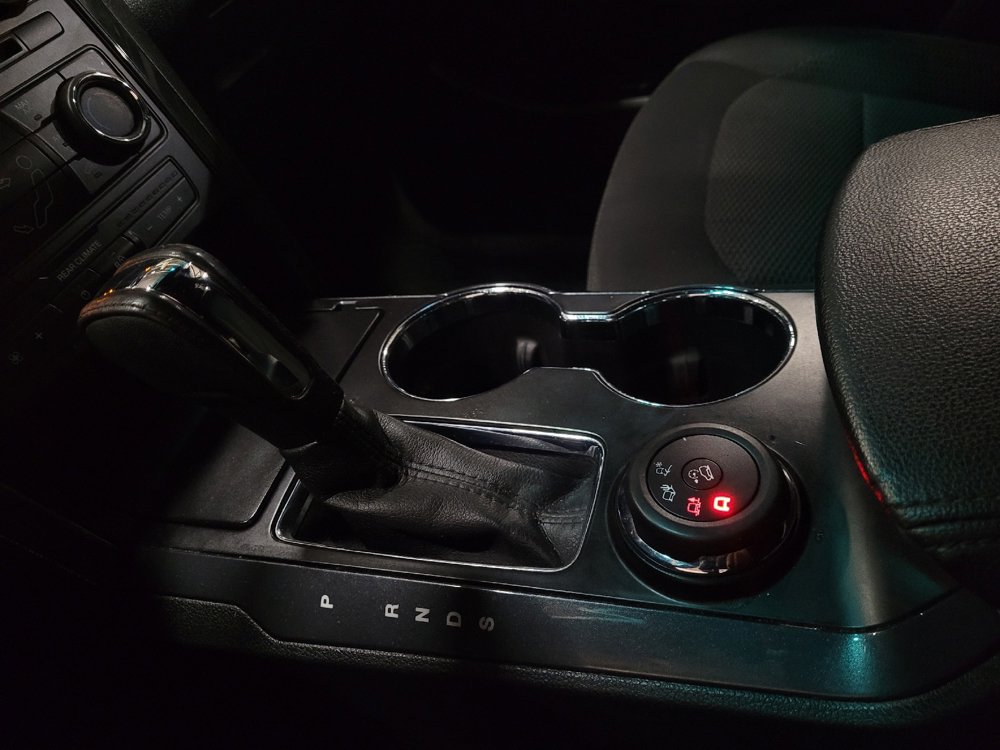 Used 2017 Ford Explorer XLT image 26