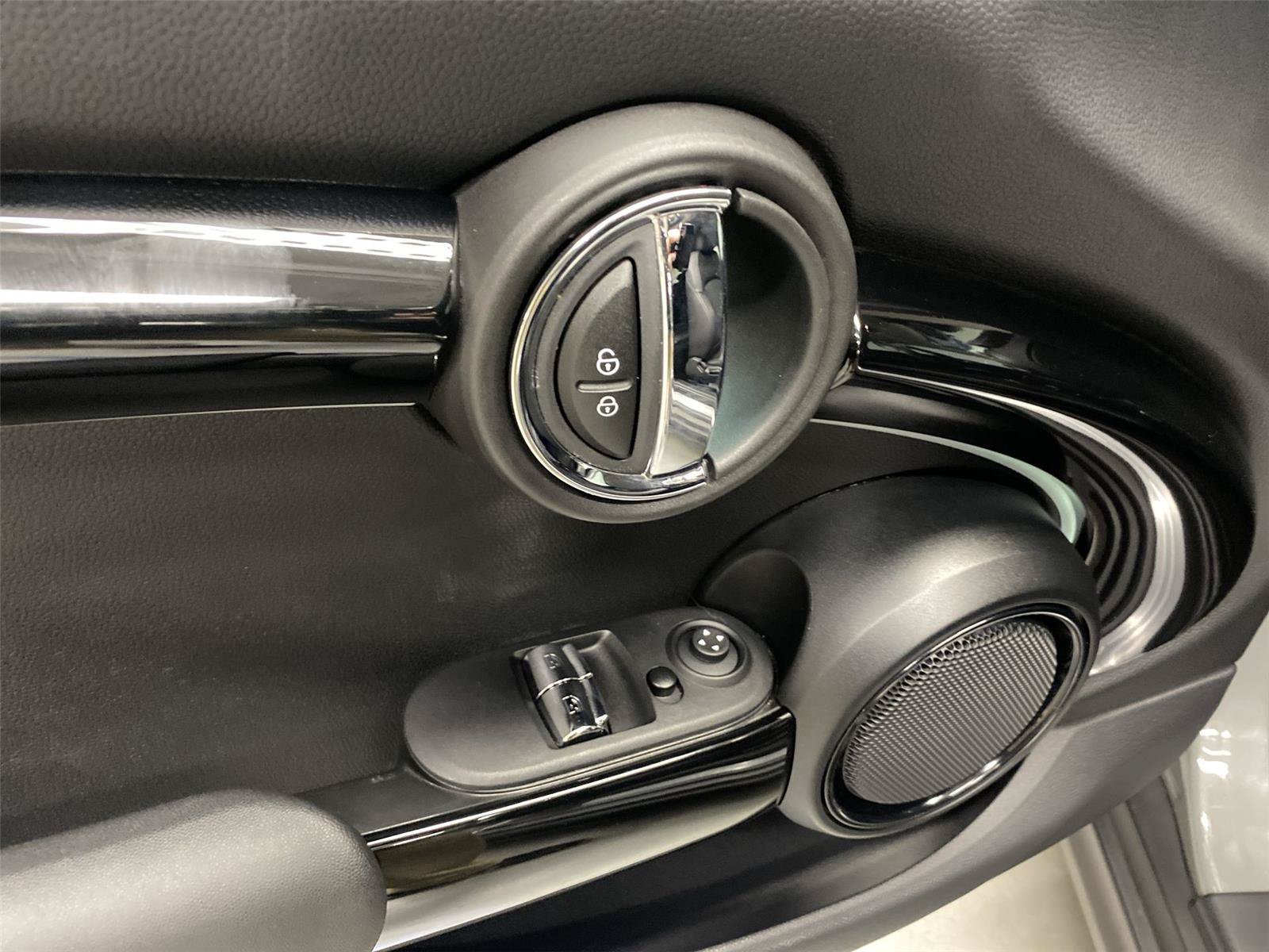 Used 2023 MINI Cooper SE FWD image 19