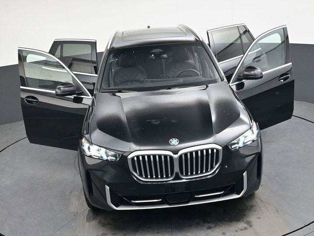 Used 2024 BMW X5 xDrive40i w/ Premium Package image 40