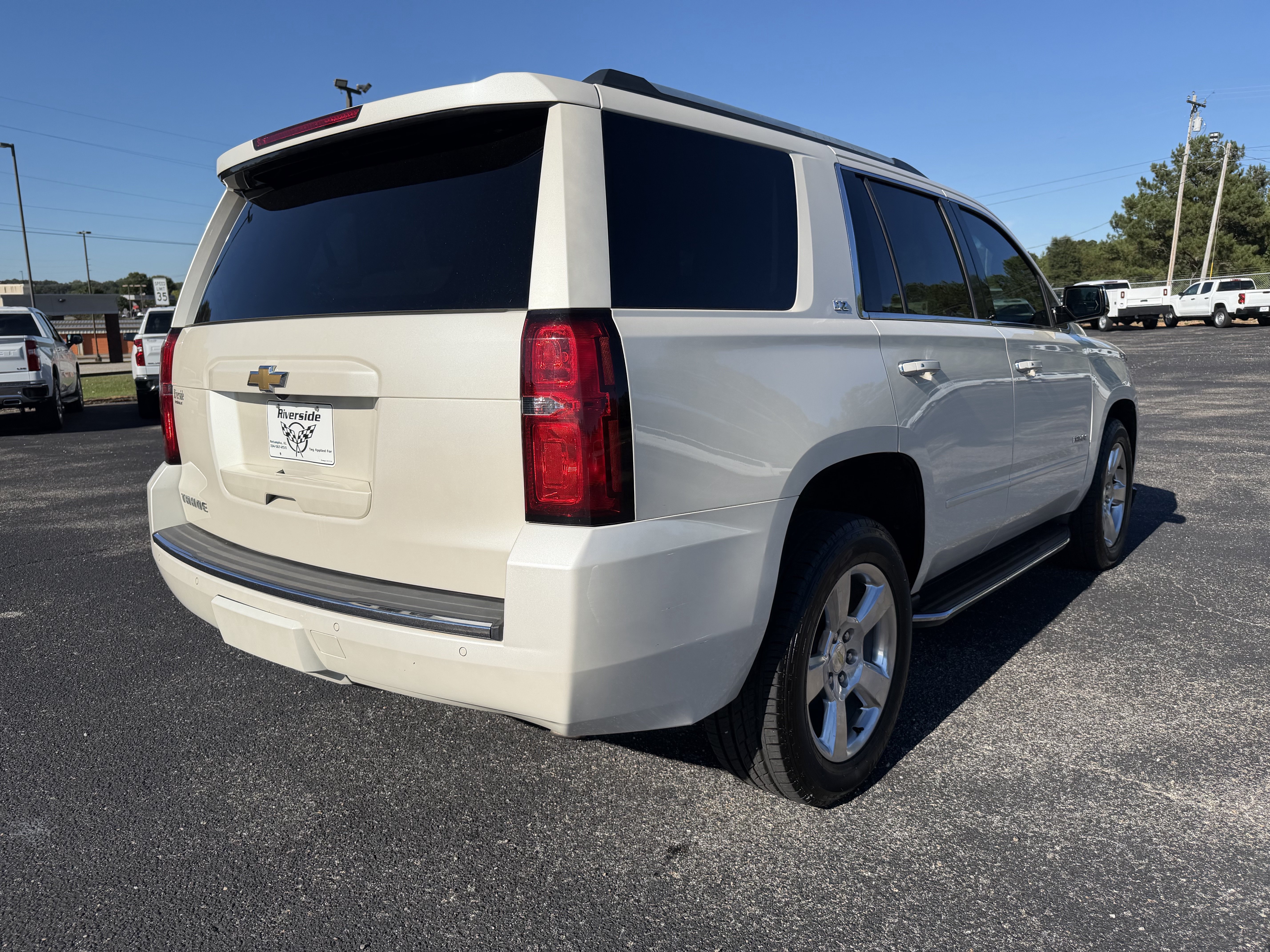Used 2015 Chevrolet Tahoe LTZ RWD image 3