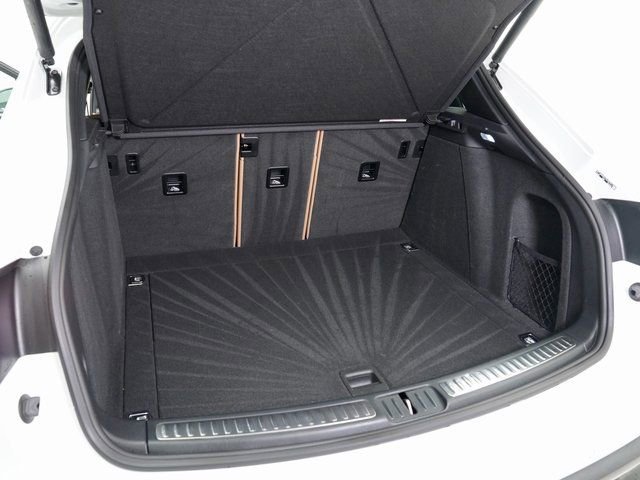 Certified 2025 Porsche Macan image 28