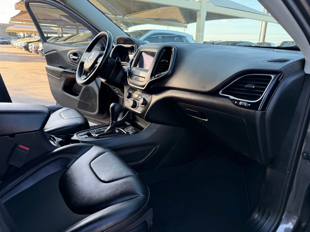 Used 2021 Jeep Cherokee Latitude Plus image 13