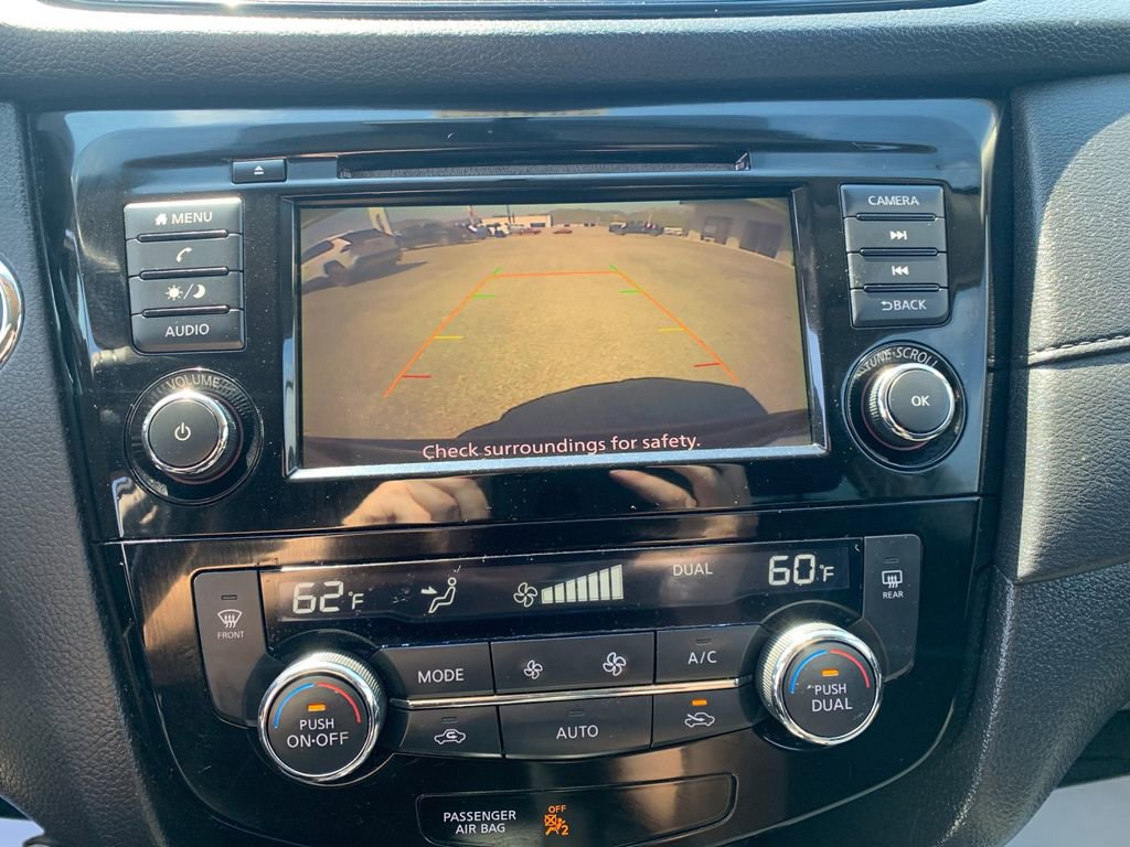 Used 2018 Nissan Rogue SV image 23