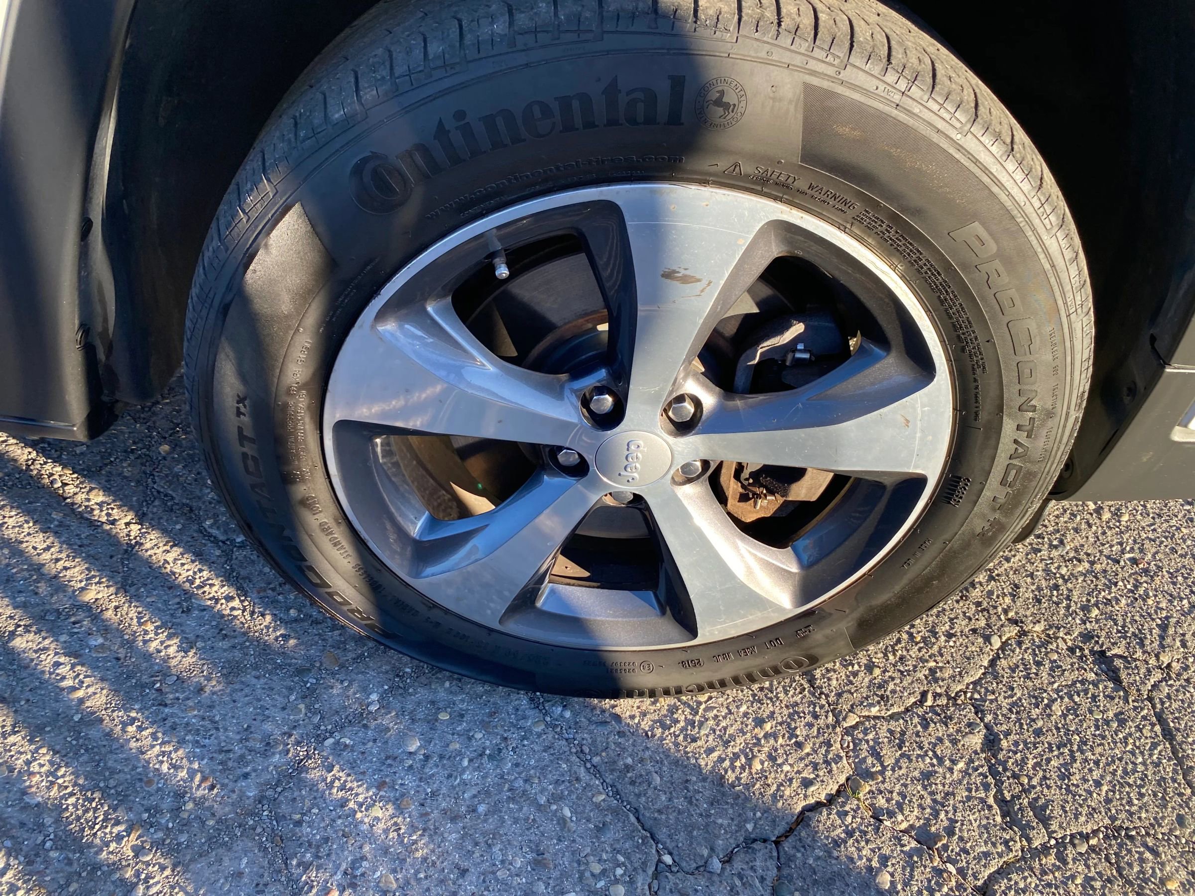 Used 2019 Jeep Cherokee Limited image 30