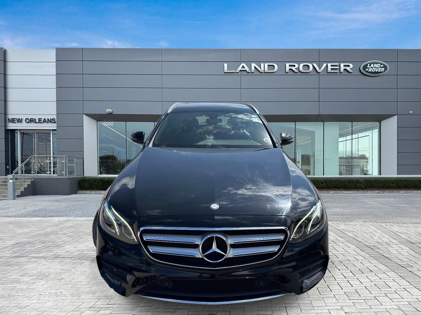 Used 2017 Mercedes-Benz E 400 4MATIC Wagon image 4