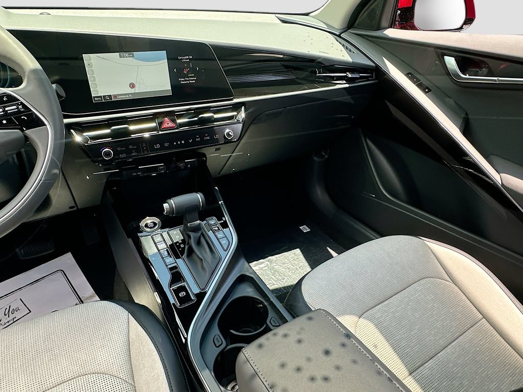 New 2026 Kia Niro FWD image 25