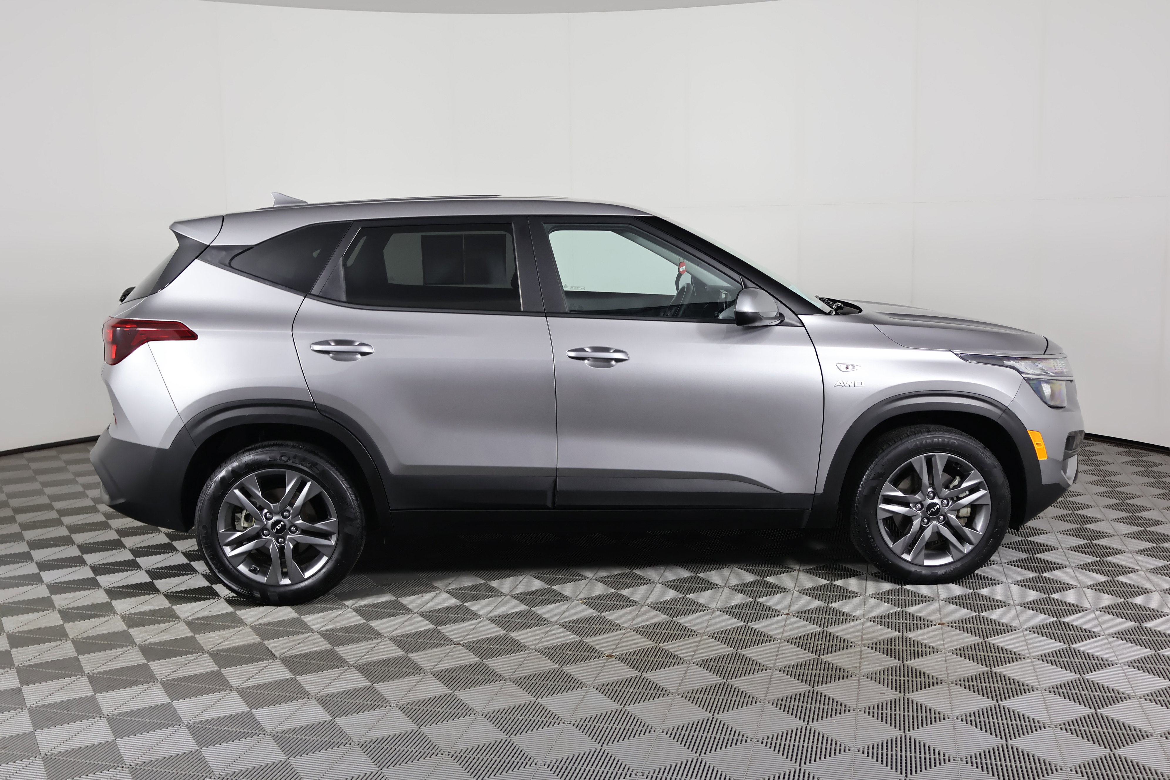 Used 2022 Kia Seltos LX image 5