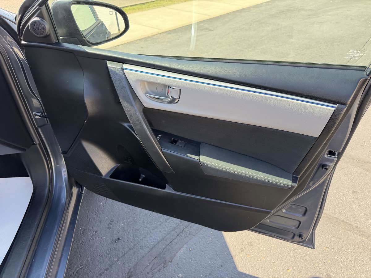 Used 2016 Toyota Corolla LE FWD image 20