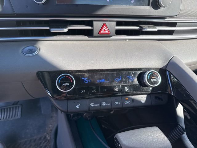 Used 2023 Hyundai Elantra Blue FWD image 23