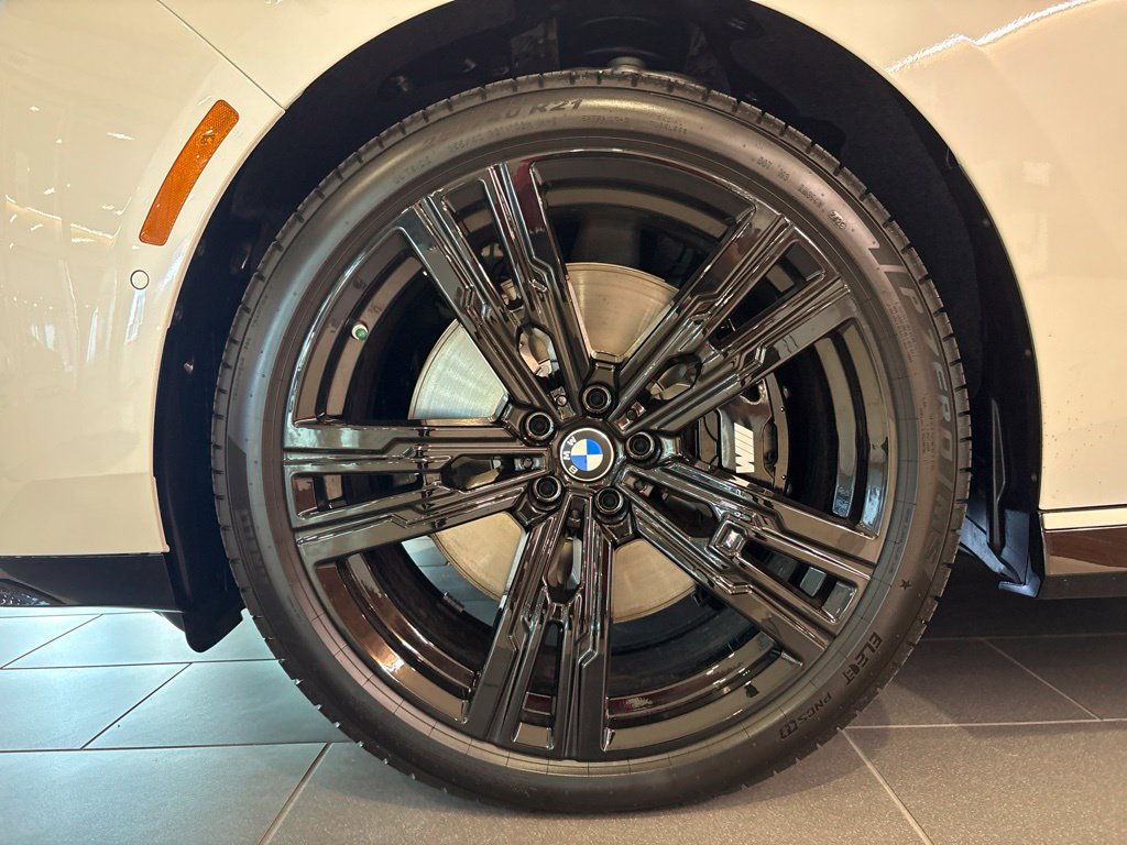 New 2027 BMW 740i RWD image 7