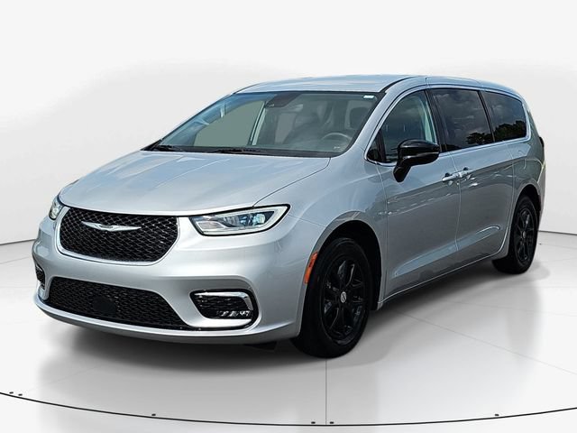 Used 2024 Chrysler Pacifica Touring-L FWD image 8