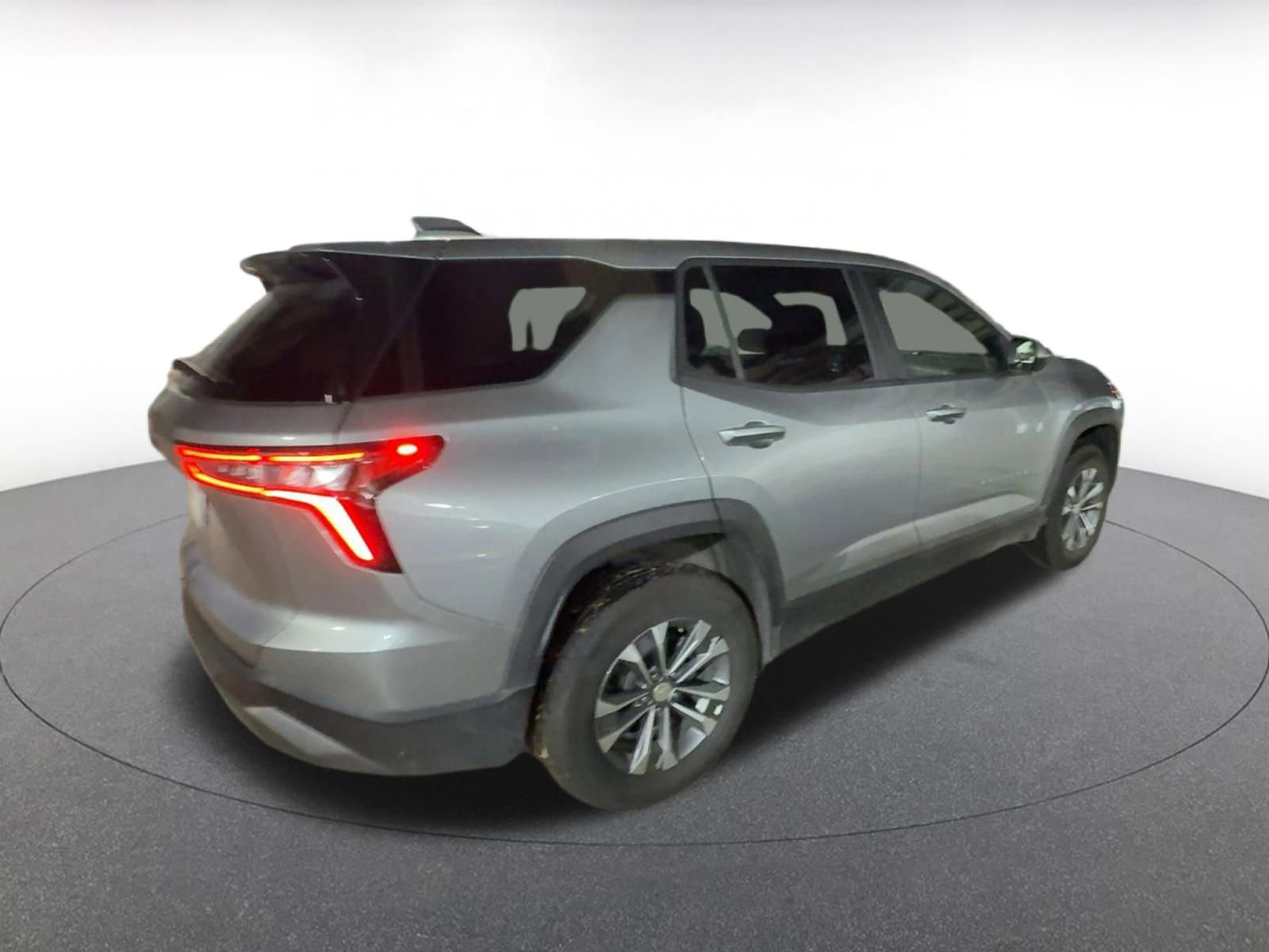 Used 2025 Chevrolet Equinox LT image 8