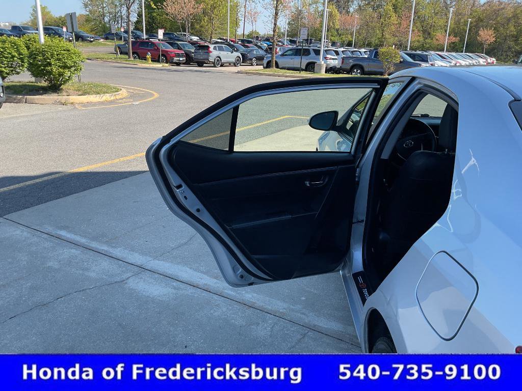 Used 2018 Toyota Corolla SE image 16