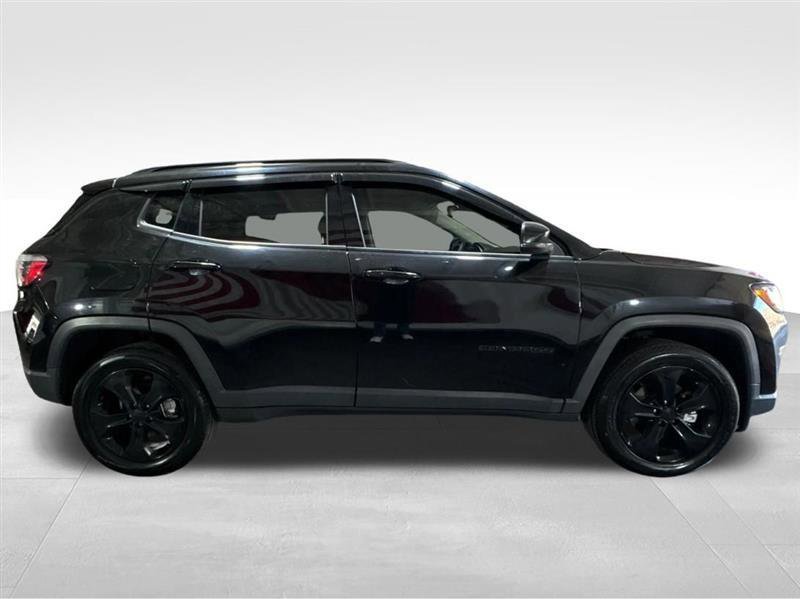 Used 2018 Jeep Compass Latitude image 4