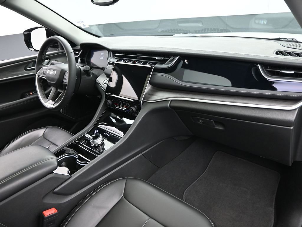 Used 2023 Jeep Grand Cherokee 4WD 4xe image 28