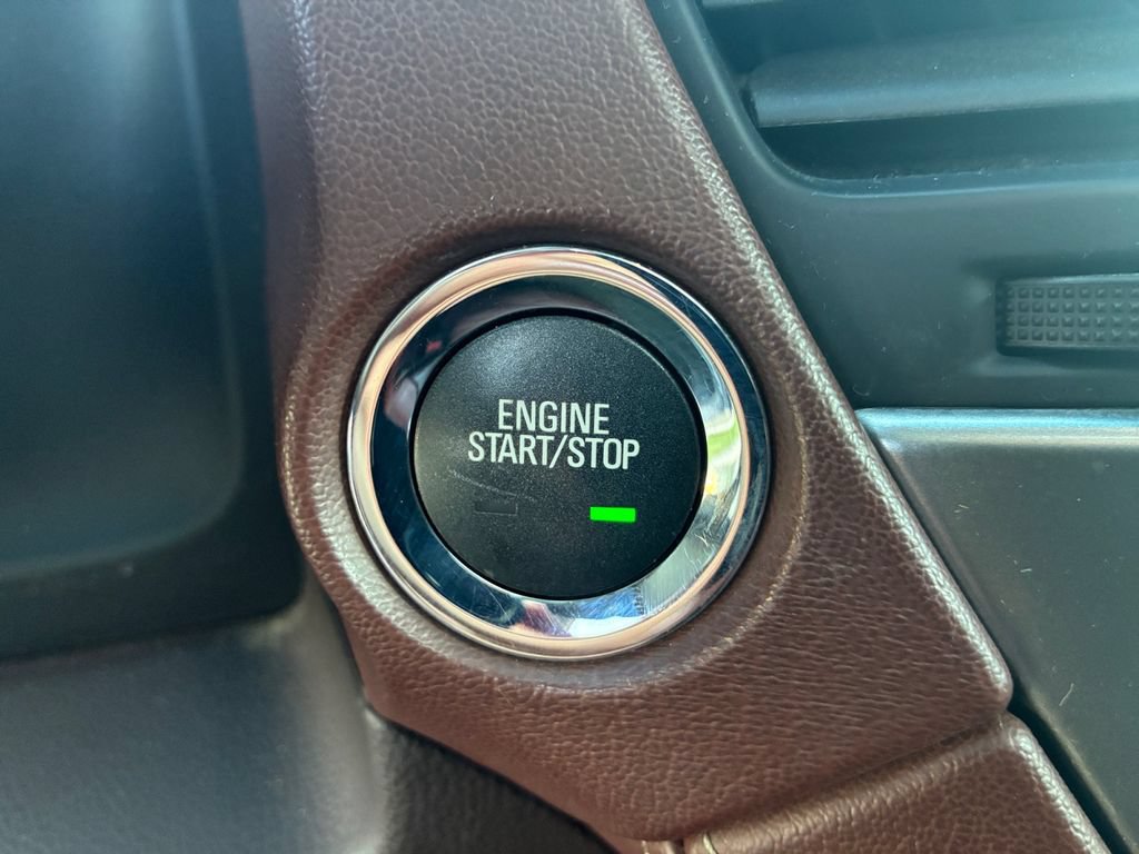 Used 2017 Chevrolet Suburban Premier AWD/4WD image 19