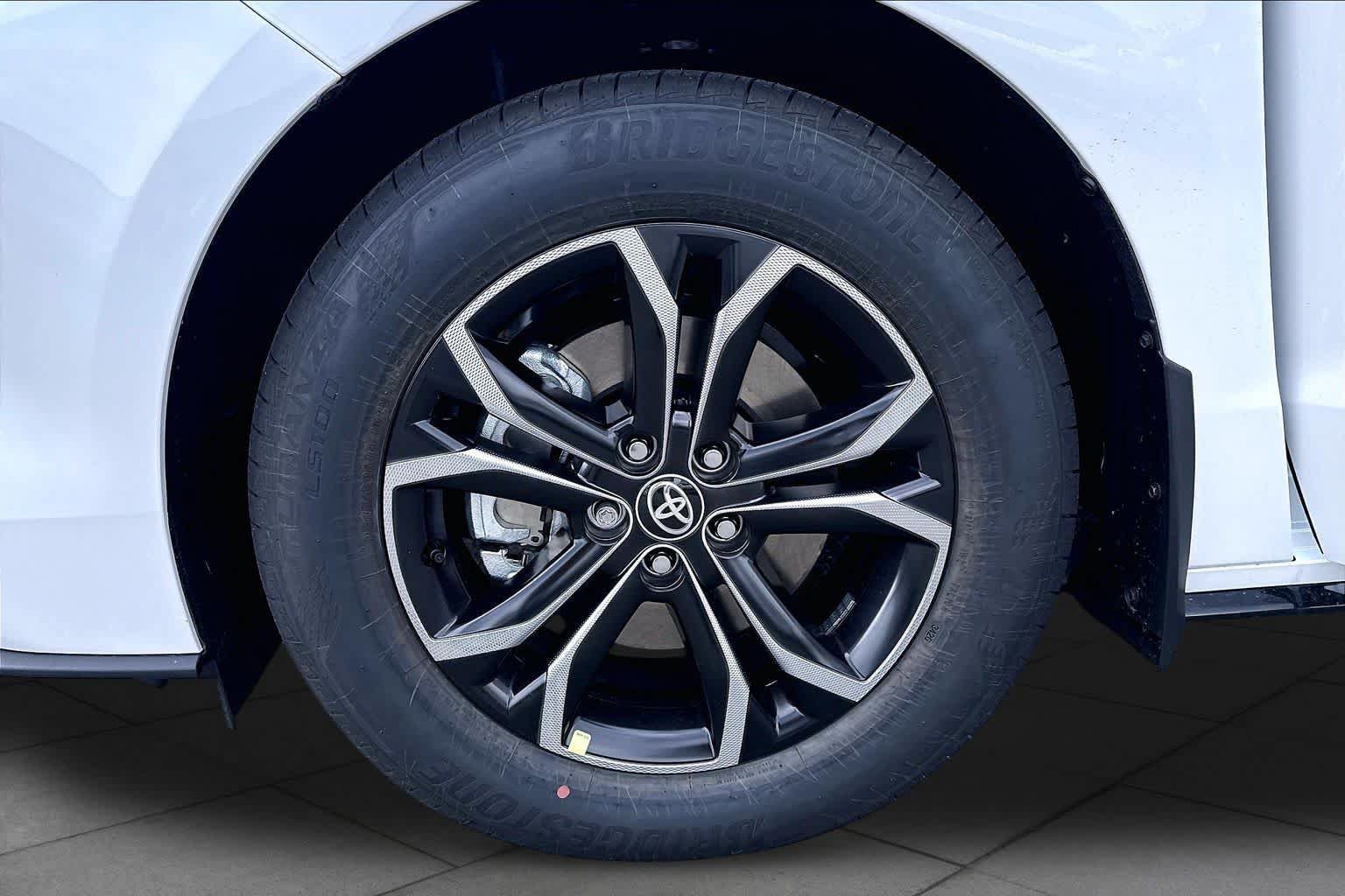 New 2026 Toyota Sienna Platinum AWD/4WD image 11