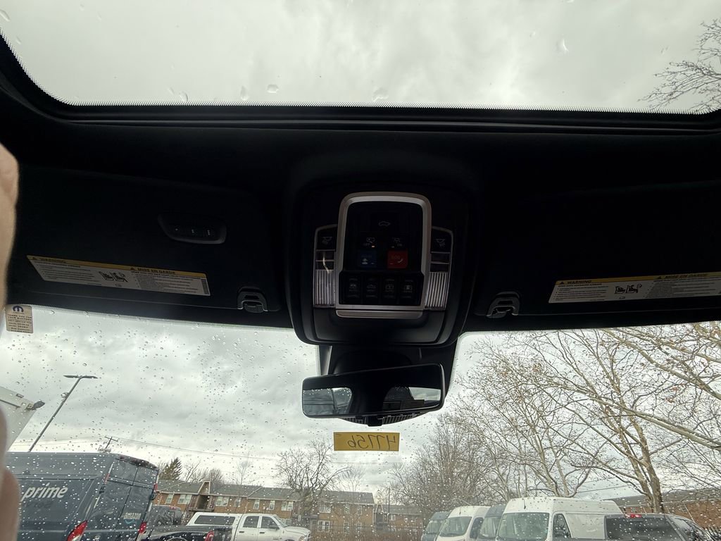 Used 2022 RAM 1500 Limited image 32