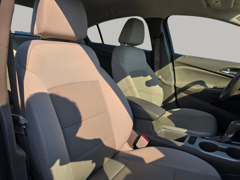 Used 2017 Chevrolet Cruze LS FWD image 40
