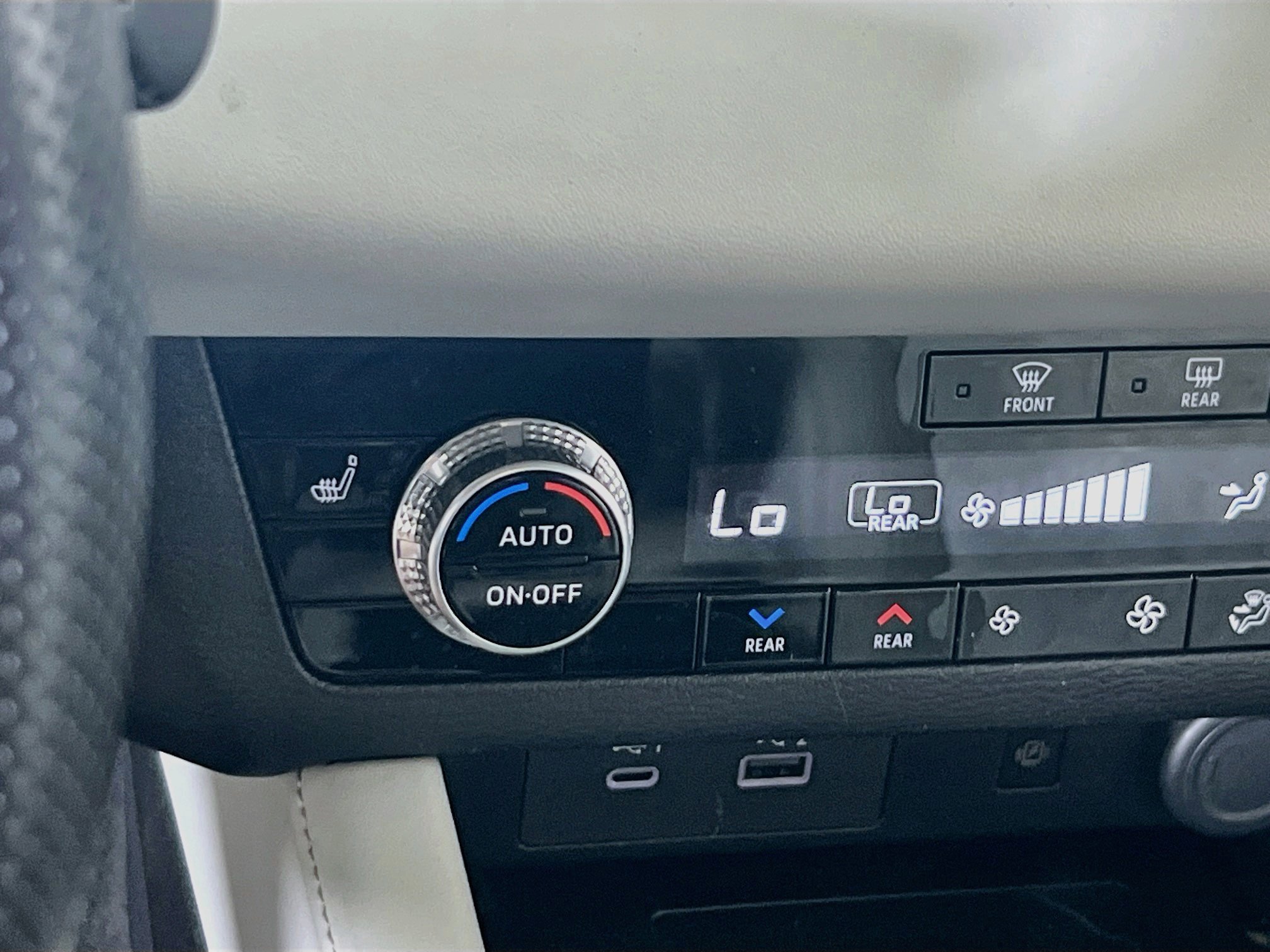 Used 2024 Mitsubishi Outlander SEL image 19